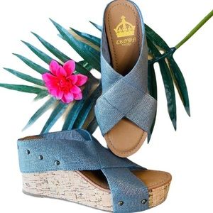 Crown Vintage Elastic Wedge Sandals, Size 8